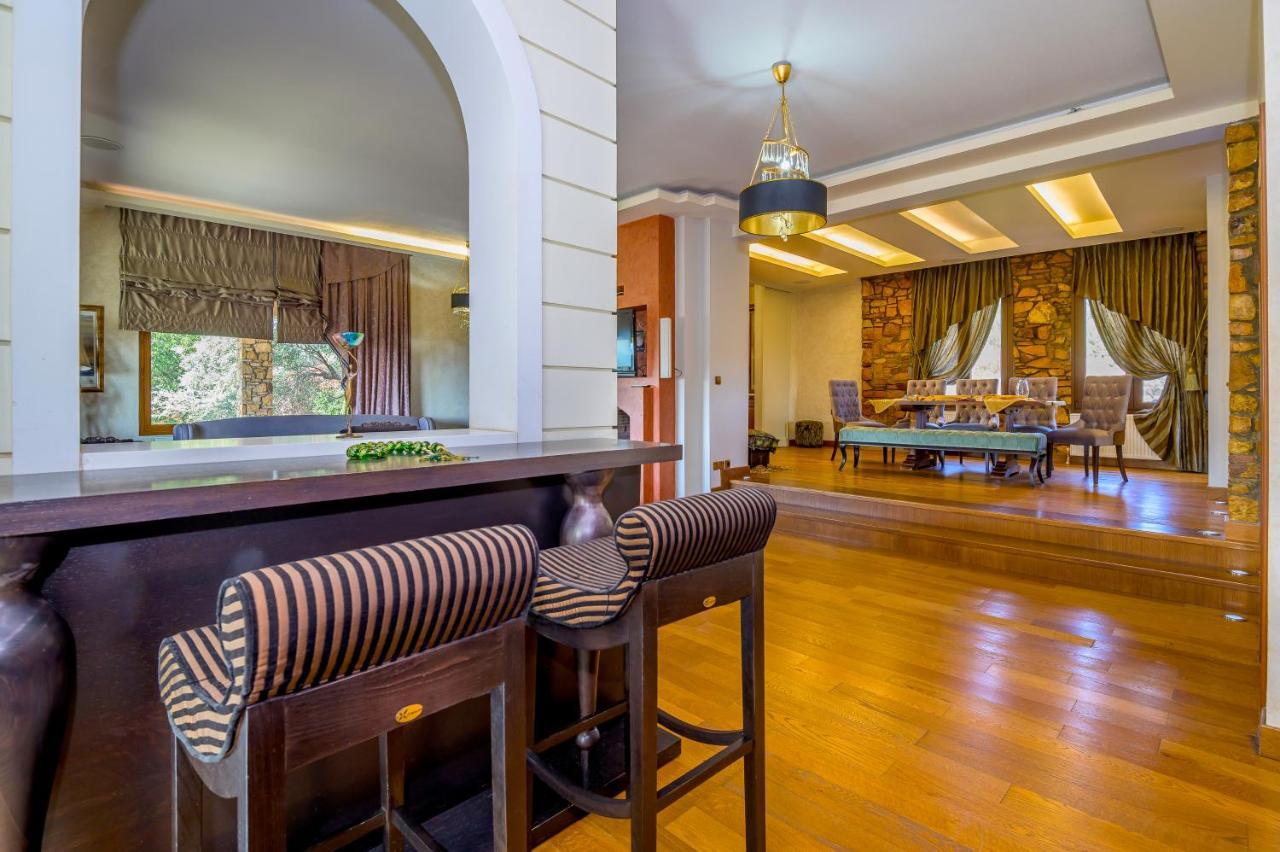 Luxurious Villa With Gorgeous View And Bbq อเล็กซานโดรโพลิส ภายนอก รูปภาพ